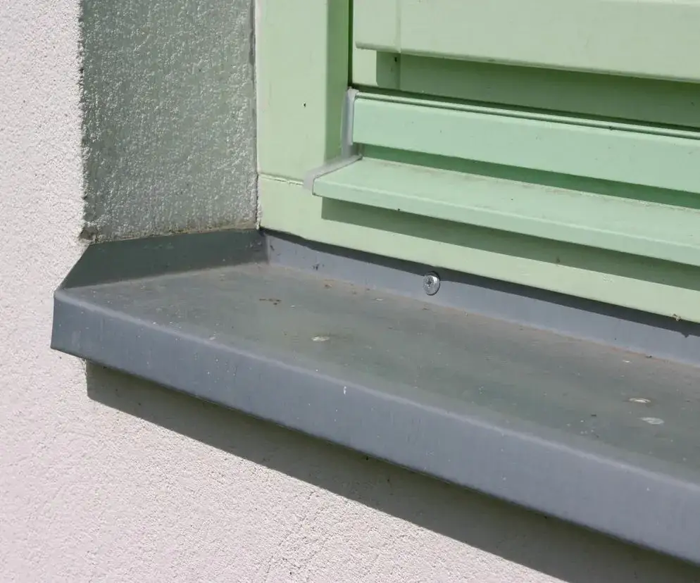 Zdjęcie Idealny parapet zewnętrzny: Unikaj błędów przy jego wysunięciu