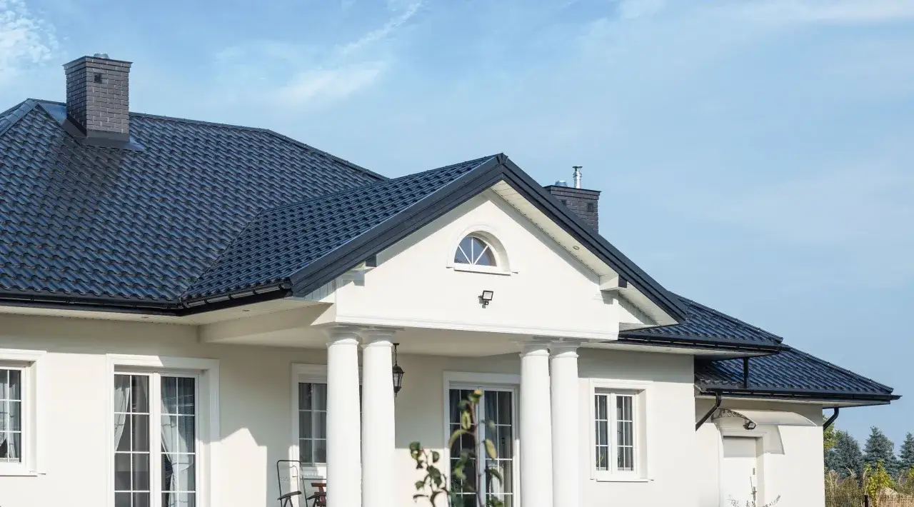 Zdjęcie Ile kosztuje dach z dachówki cementowej? Poznaj ceny i koszty