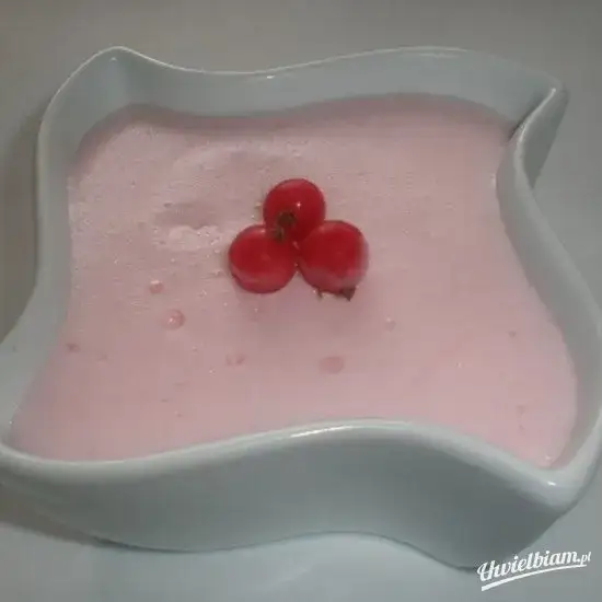 Zdjęcie Jak zrobić piankę z galaretki i mleka – prosty przepis na pyszny deser