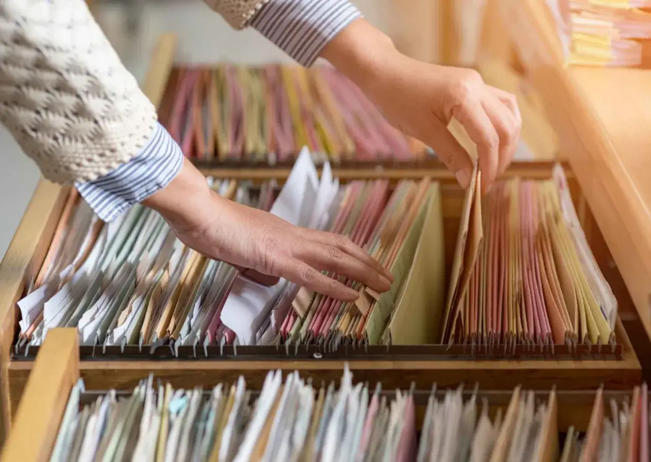 Zdjęcie Jak długo po ślubie ważny jest dowód? Uniknij problemów z dokumentem