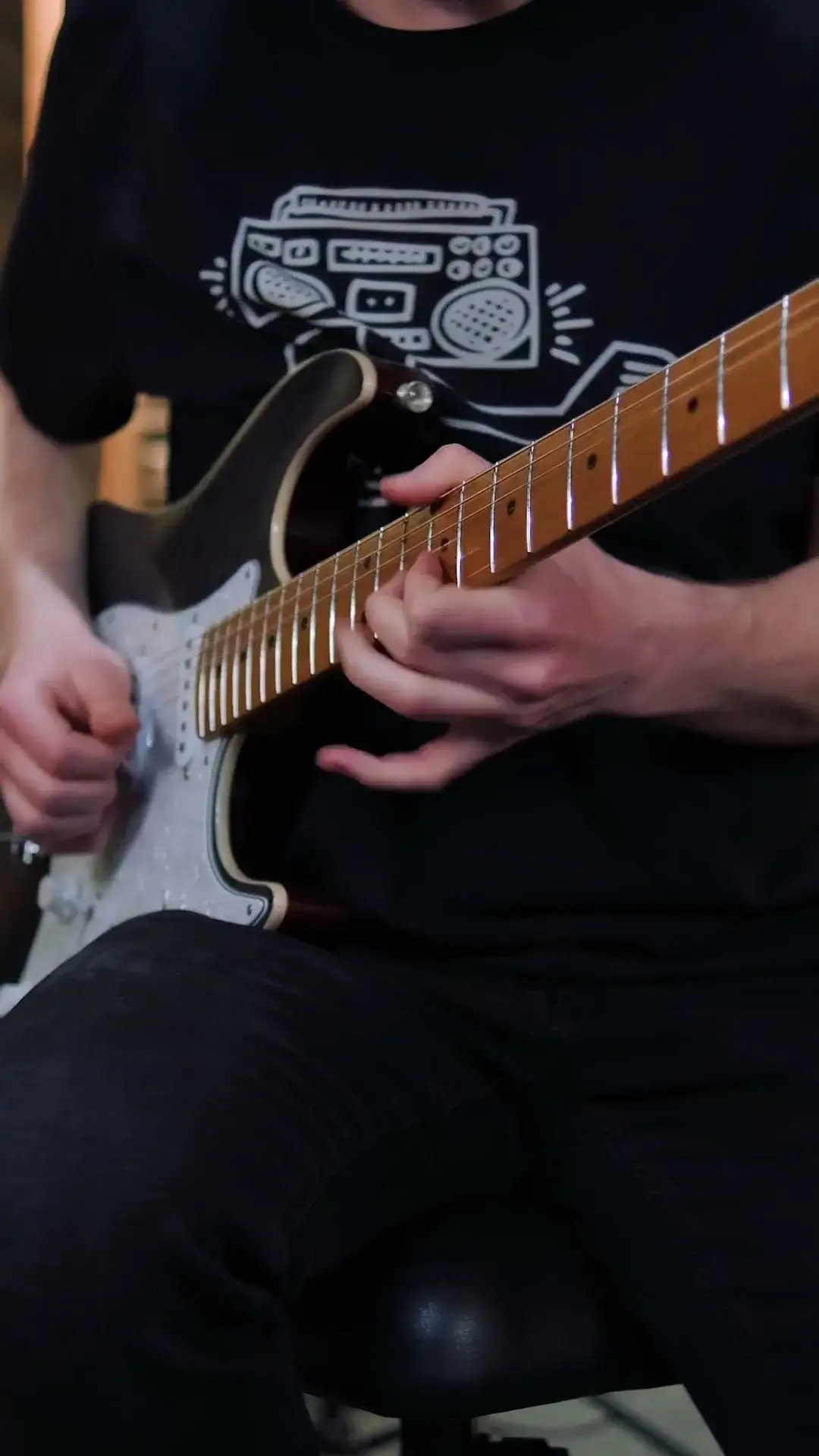 Zdjęcie Jak brzmi gitara elektryczna? Odkryj jej unikalne brzmienie i różnice