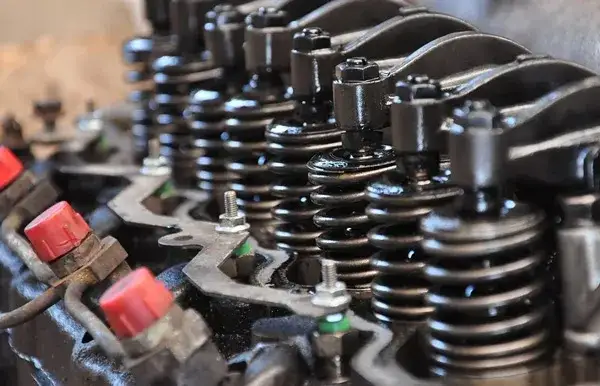 Zdjęcie Silniki z hydrauliką zaworową: rewolucja w technologii silników