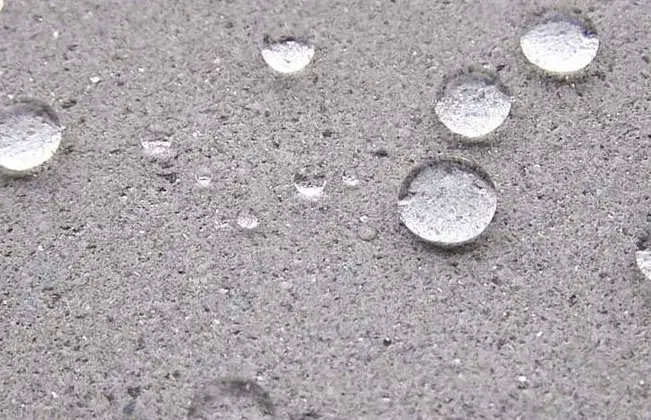 Zdjęcie Szkło wodne do betonu jak stosować - kluczowe wskazówki i korzyści