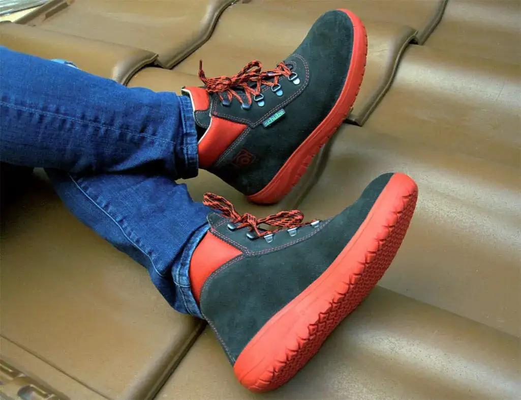 Zdjęcie Jakie buty dla dekarza zapewnią bezpieczeństwo i komfort pracy?