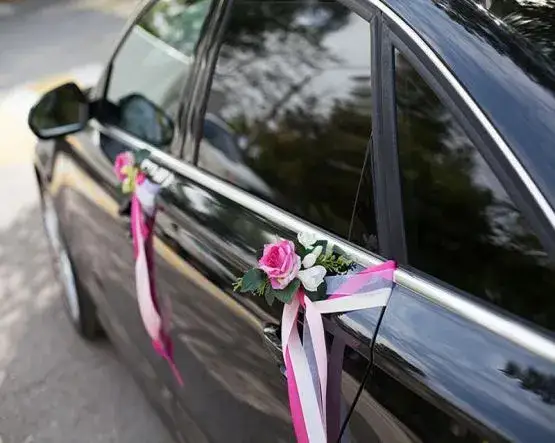 Zdjęcie Jak udekorować samochód do ślubu – praktyczne porady i inspiracje na eleganckie dekoracje