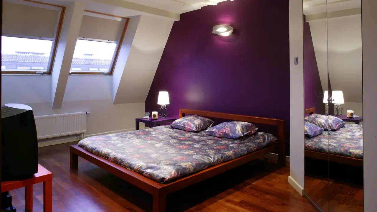 Zdjęcie Najlepszy kolor do sypialni na poddaszu: sprawdzone rozwiązania 2025