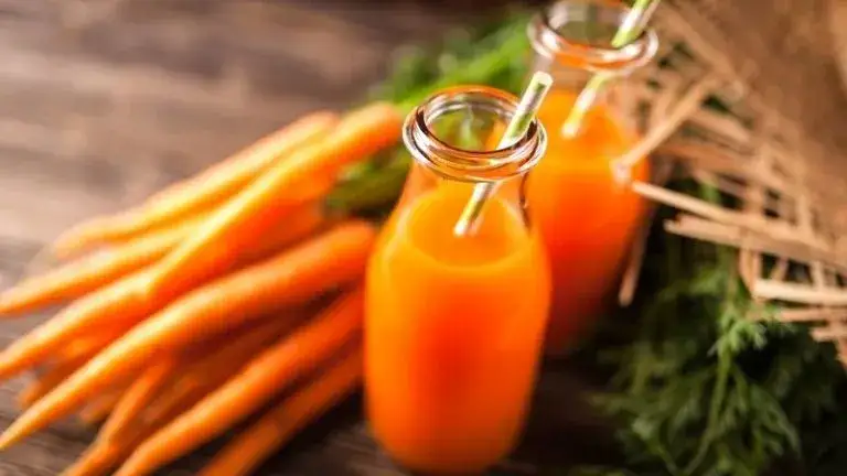 Zdjęcie Czy sok z marchwi szkodzi na wątrobę? Fakty, korzyści i zagrożenia