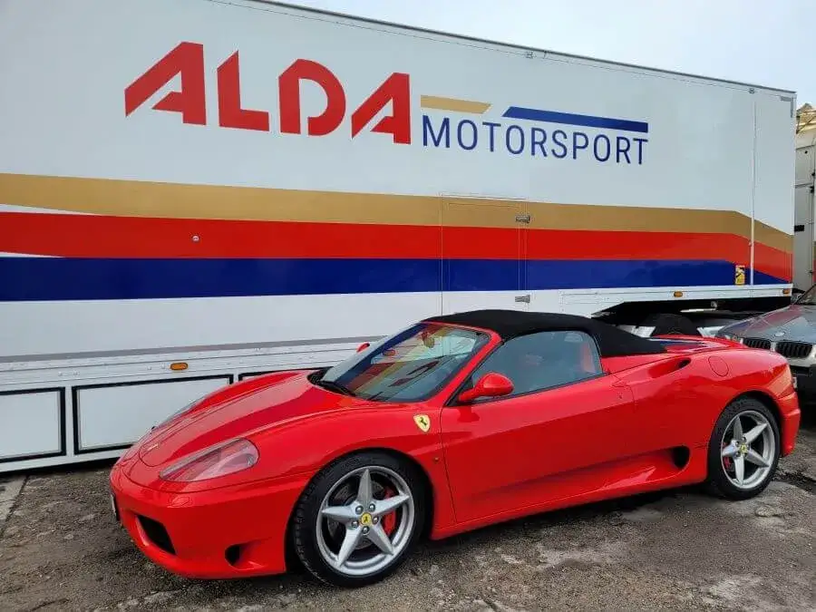 Zdjęcie Ile kosztuje najtańsze ferrari? Ceny, które mogą zaskoczyć