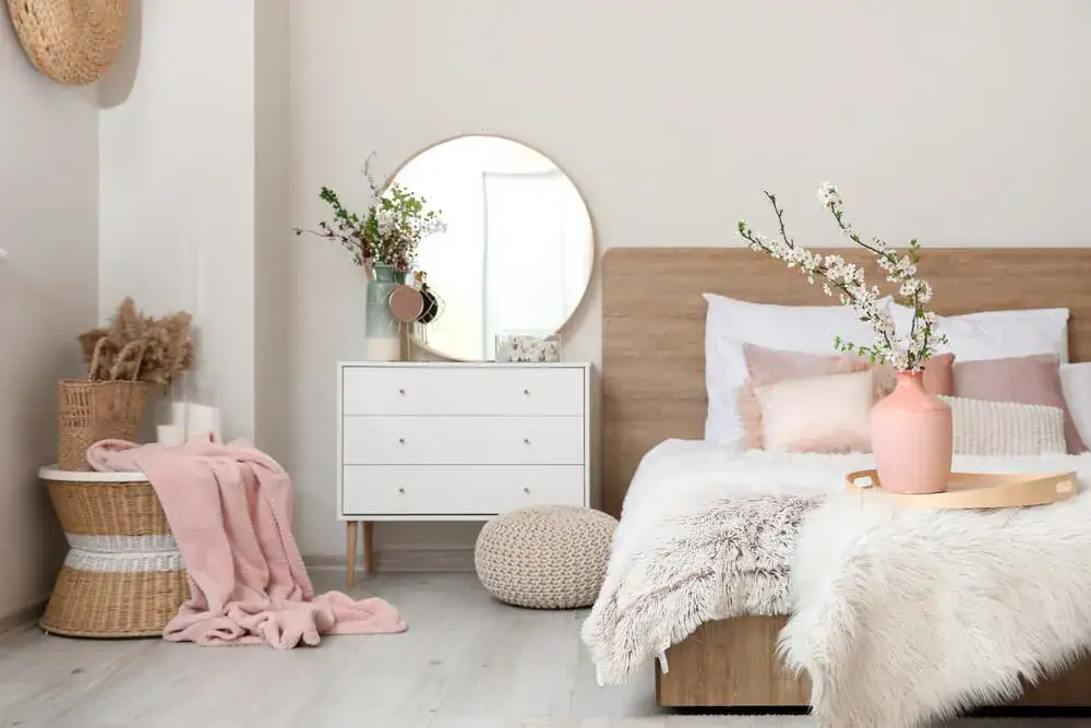 Zdjęcie Salon: jaki kolor ścian do białych mebli, aby uniknąć błędów?