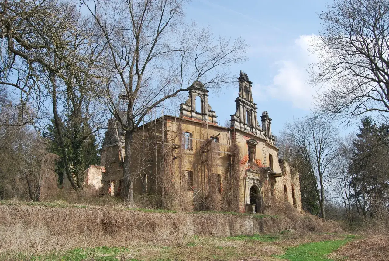 Zdjęcie Pałac w Siedlimowicach - tajemnice i historia zapomnianego zabytku