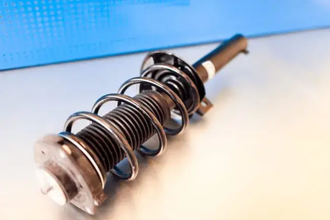 Zdjęcie Cambiar amortiguadores coche precio: ¿Cuánto deberías pagar realmente?