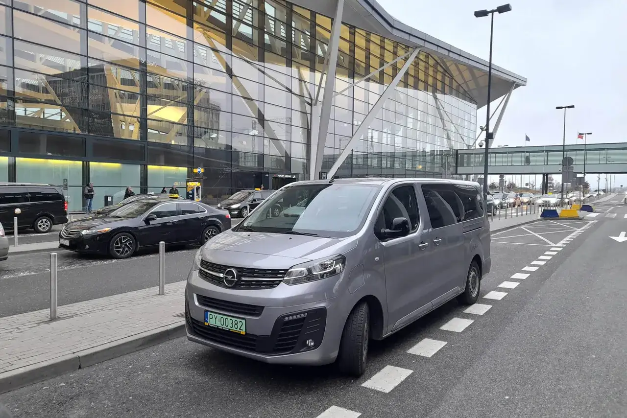Zdjęcie Jak dojechać na lotnisko Gdańsk? Wszystkie opcje transportu i ceny