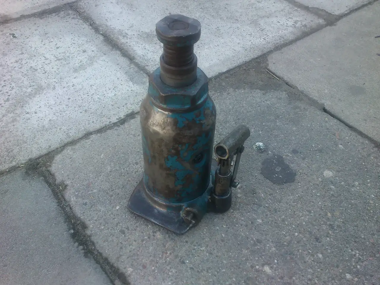 Zdjęcie Jak naprawić lewarek hydrauliczny i uniknąć kosztownych usterek