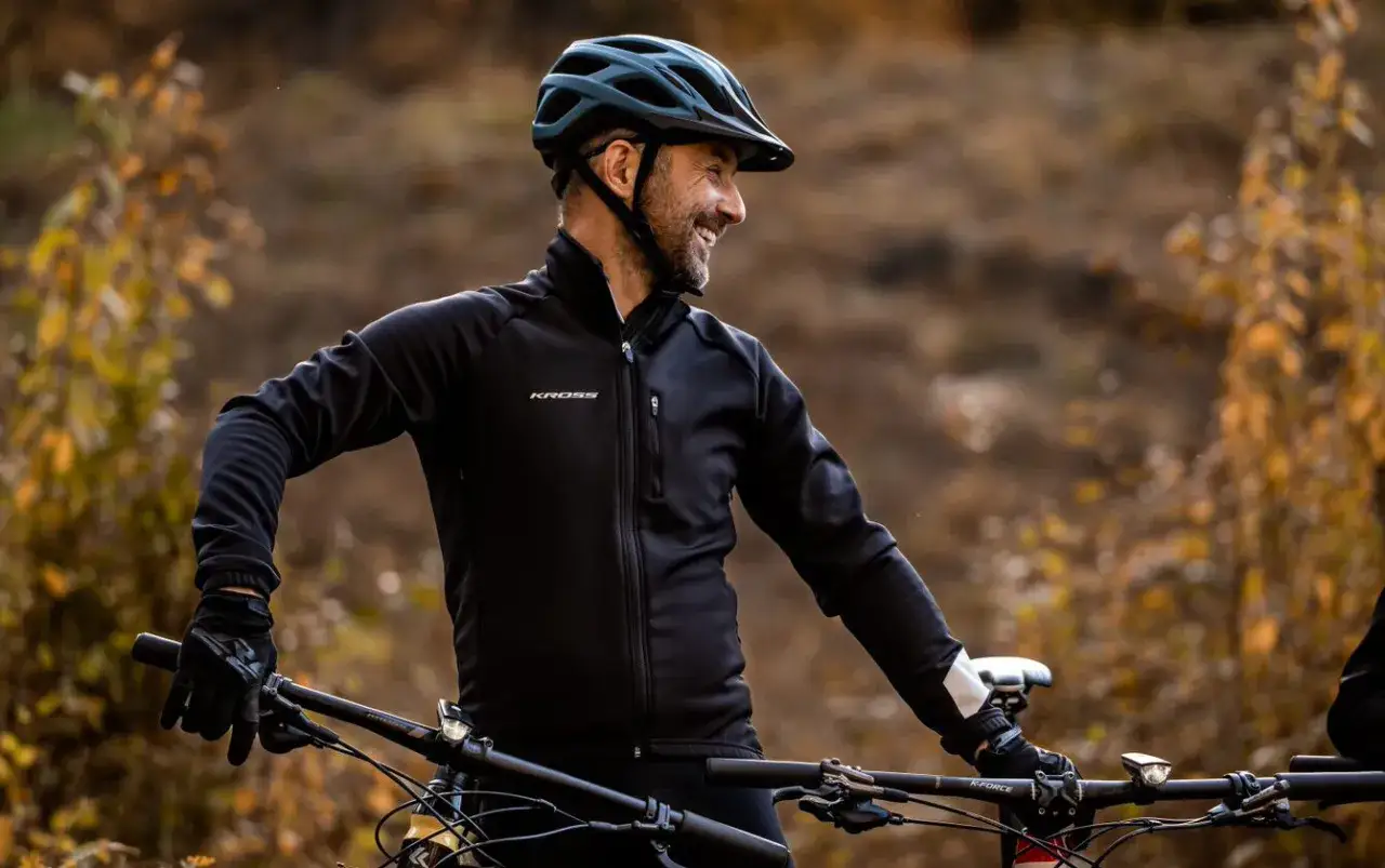 Zdjęcie Jak się ubrać na rower jesienią, by nie zmarznąć i cieszyć się jazdą