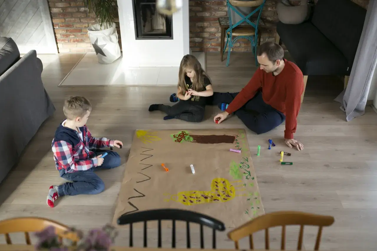 Zdjęcie Ciekawe zabawy dla dzieci i rodziców w przedszkolu, które zbliżają rodzinę