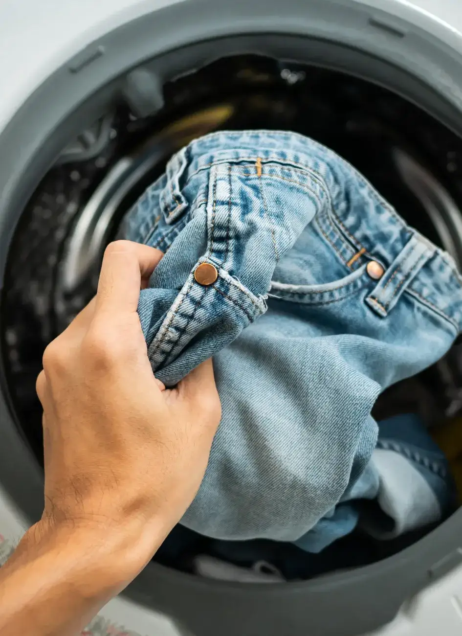 Zdjęcie Jak rozjaśnić jeansy proszkiem do pieczenia i uniknąć zniszczeń