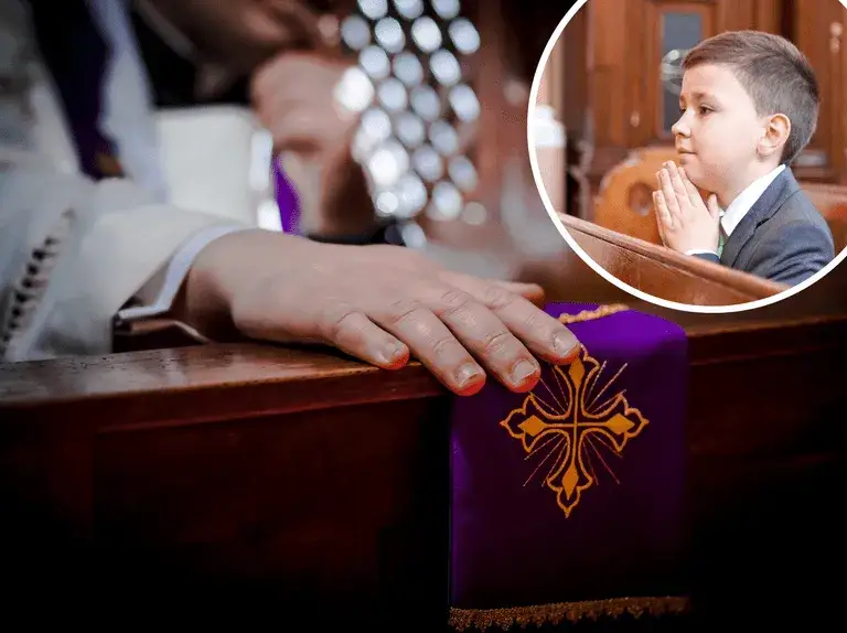 Zdjęcie Jak brzmi formułka spowiedzi? Odkryj jej znaczenie i różnice