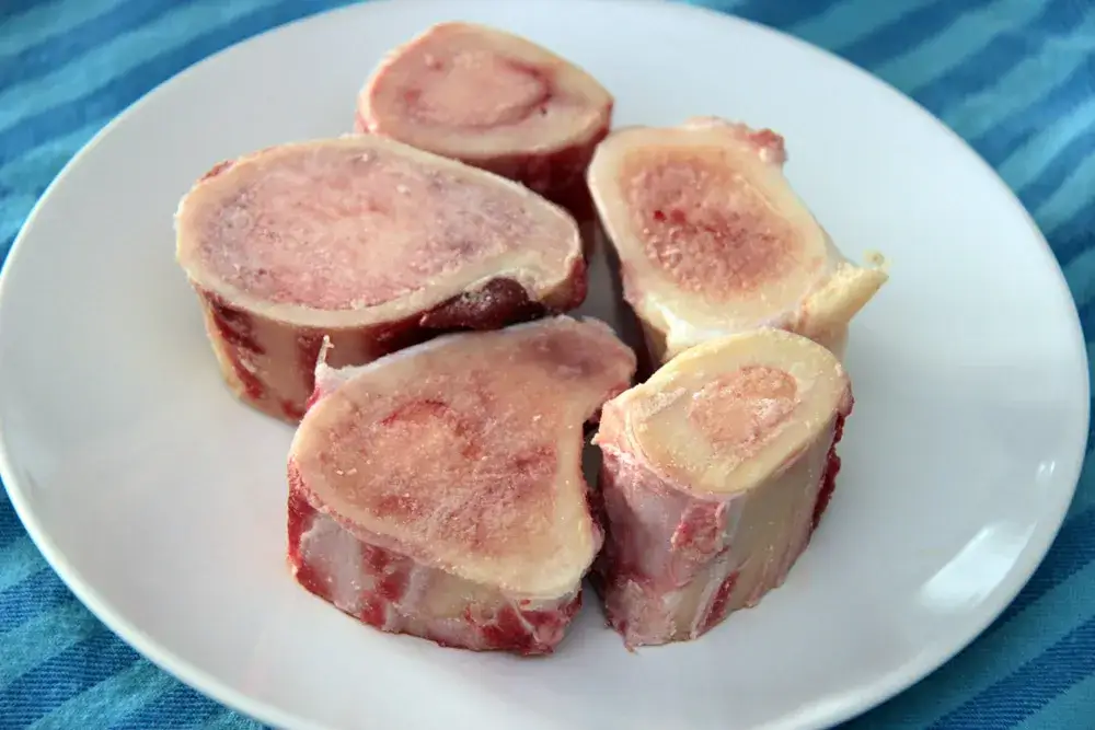 Zdjęcie Ile gotować kości na zupę, aby uzyskać najlepszy smak i zdrowie