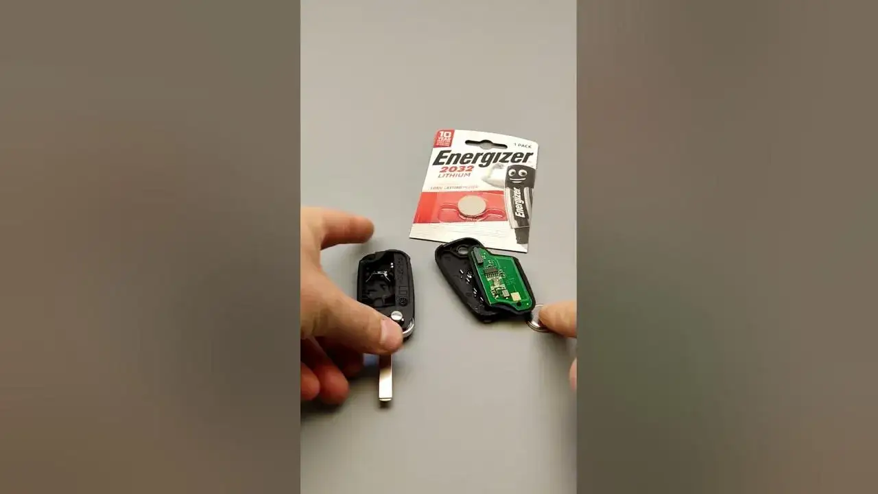 Zdjęcie Wymiana baterii w kluczyku Renault - uniknij problemów z pilotem