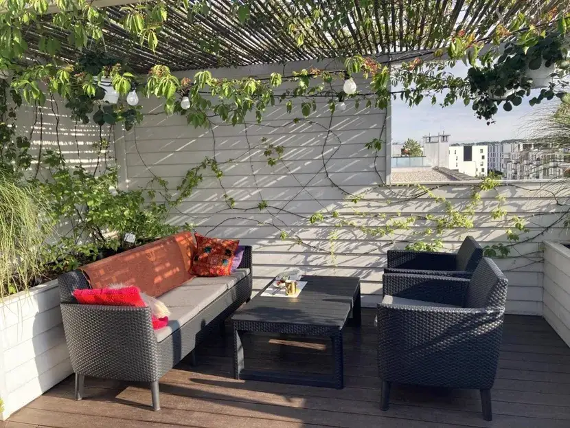 Zdjęcie Praktyczne sposoby ogrodzenia tarasu bez zbędnych kosztów i wysiłku