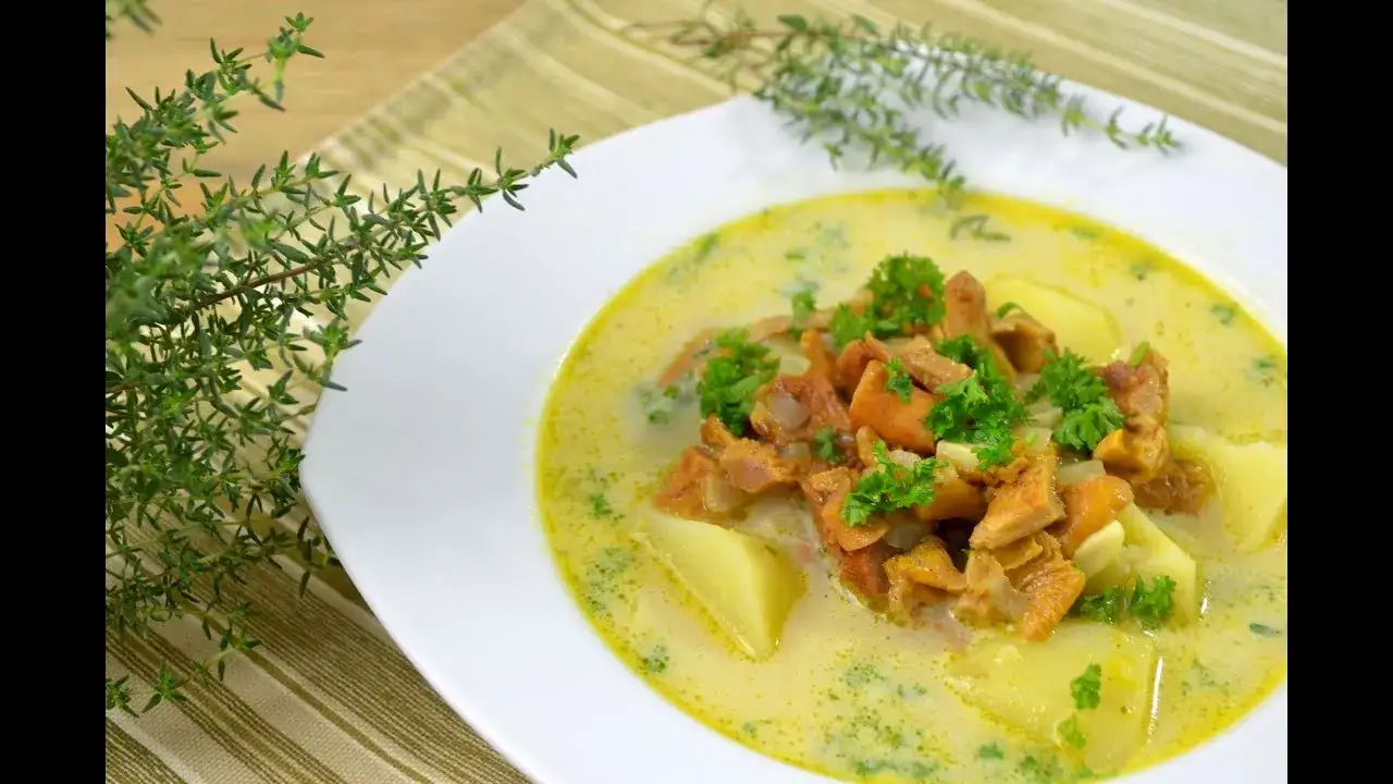 Zdjęcie Jak ugotować zupę z kurek - prosty przepis na pyszną zupę grzybową