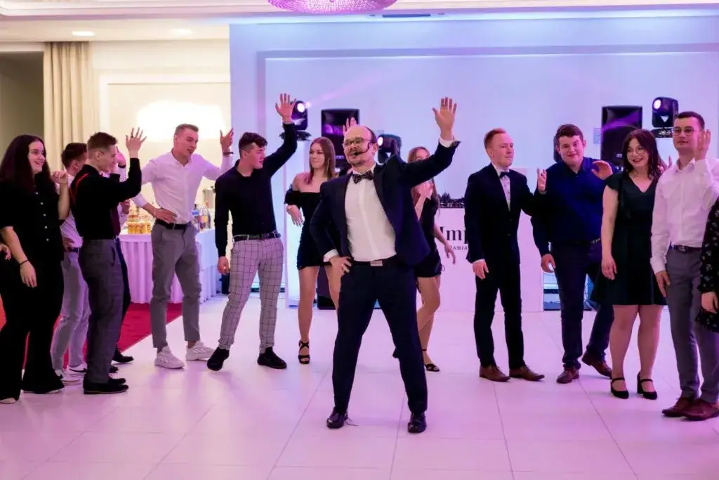 Zdjęcie Jak napisać do DJ-a na 18? Praktyczne porady i przykłady wiadomości