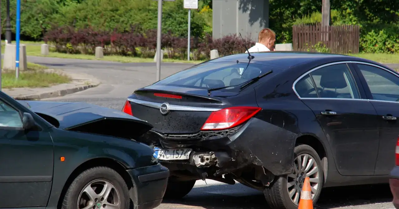 Zdjęcie Czy można jeździć bez zderzaka? Sprawdź ryzyko i konsekwencje