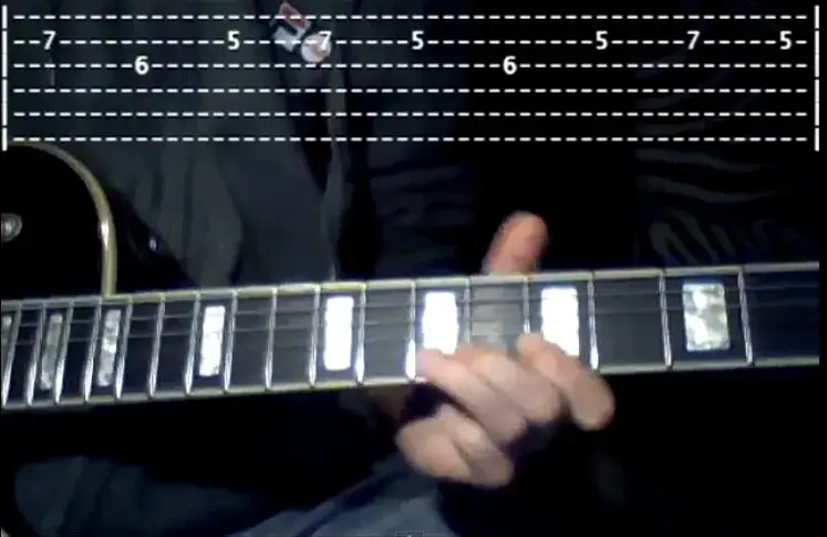 Zdjęcie Czerwony jak cegła akordy – jak łatwo nauczyć się grać ten utwór na gitarze
