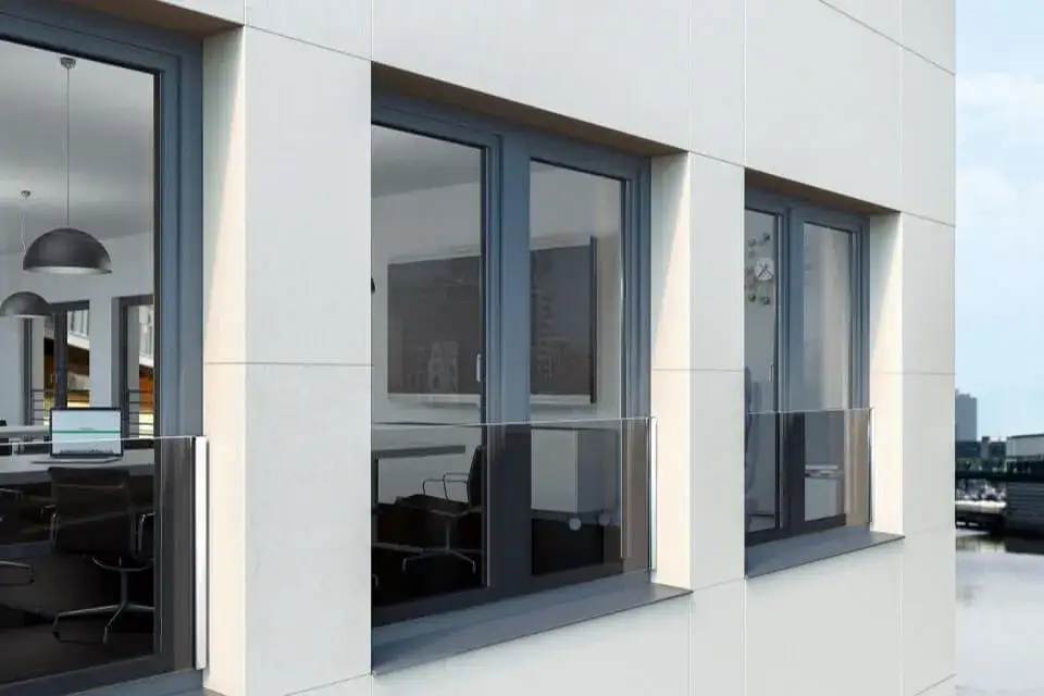 Zdjęcie Montaż balkonu francuskiego przed czy po elewacji - poznaj najlepsze rozwiązanie