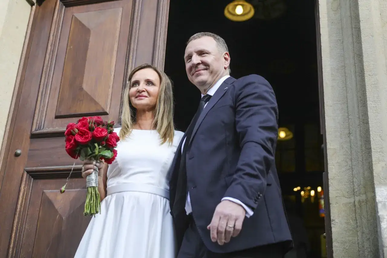 Zdjęcie Czy Hołownia ma ślub kościelny? Zaskakujące szczegóły jego ceremonii