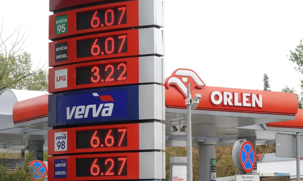 Zdjęcie Ile kosztuje paliwo na Orlen? Sprawdź najnowsze ceny i oszczędź