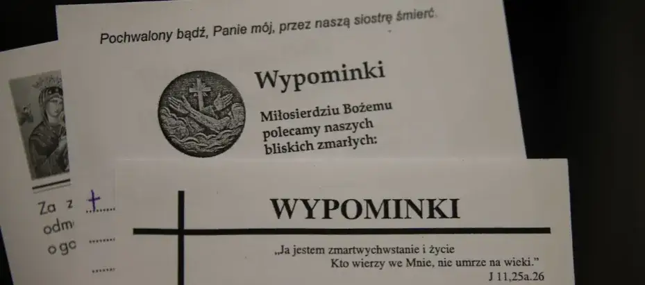 Zdjęcie Wypominki w kościele: Co to jest i jak je zam&oacute;wić?