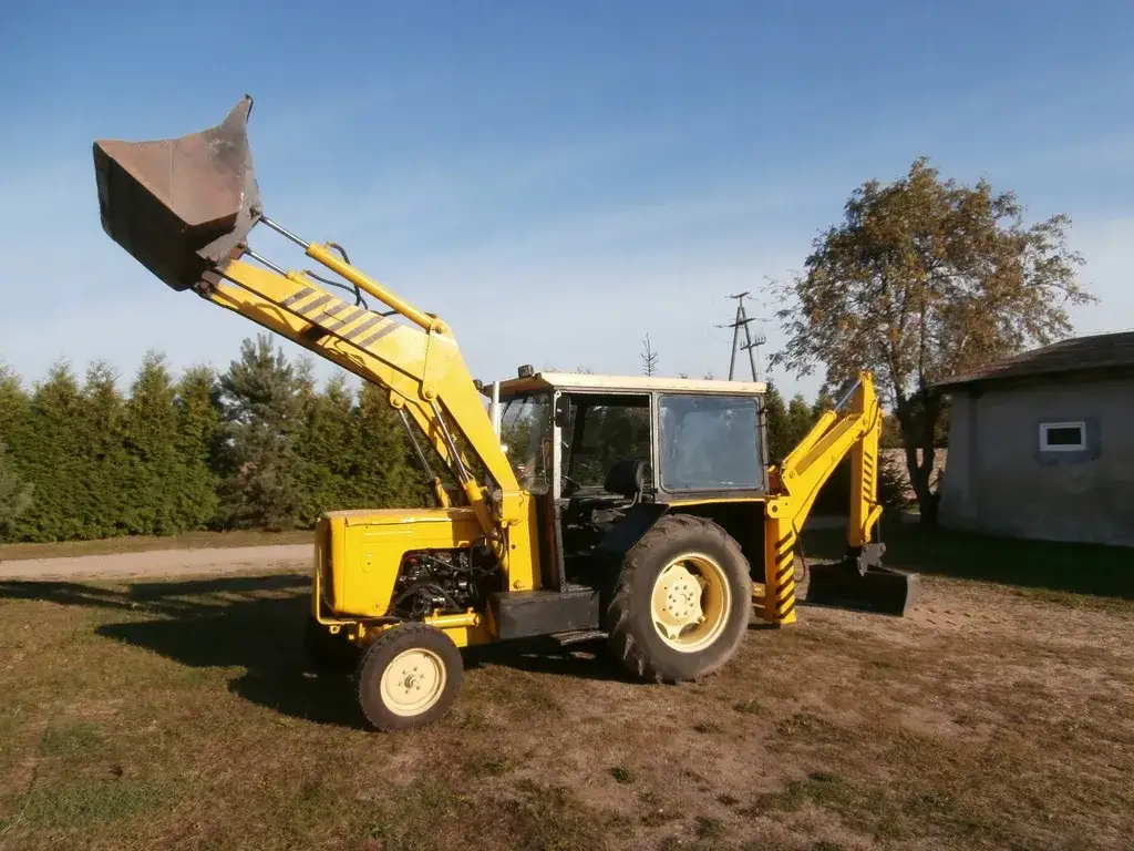 Zdjęcie Koparko-ładowarka Ostrówek KTO-162: historia, specyfikacja, ceny