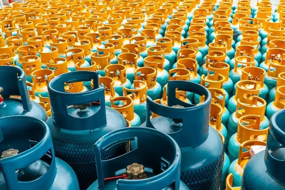 Zdjęcie Ile gazu wchodzi do butli LPG 48L? Odkryj prawdę o napełnieniu