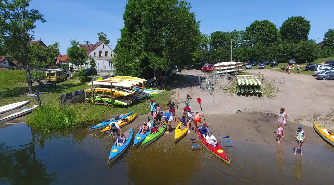 Zdjęcie Spływy kajakowe Ruciane-Nida: najlepsze trasy i porady dla rodzin