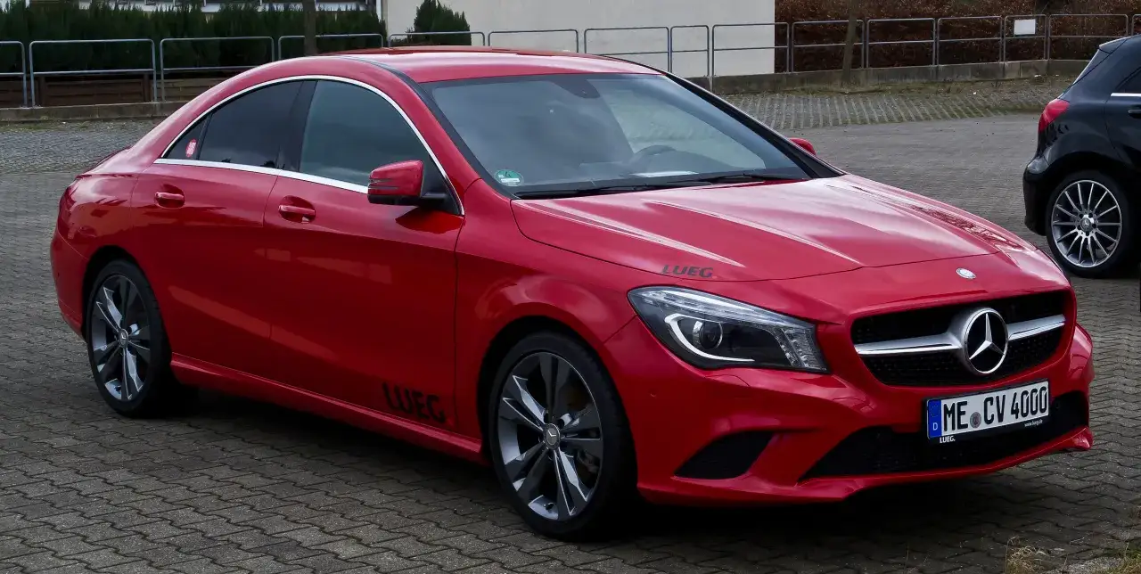 Zdjęcie Mercedes-Benz CLA Coupe – wyjątkowe cechy i porównania modeli