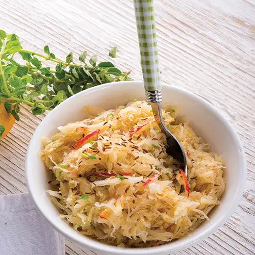 Zdjęcie Prosta surówka z kiszonej kapusty, która wzbogaci każdy posiłek