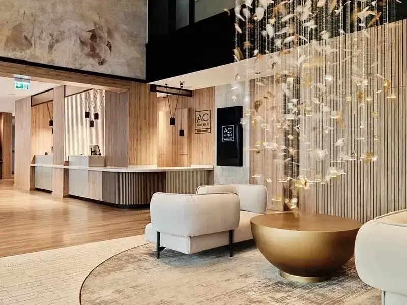 Zdjęcie Lobby hotelowe: Jak kreuje pierwsze wrażenie i doświadczenie gościa?