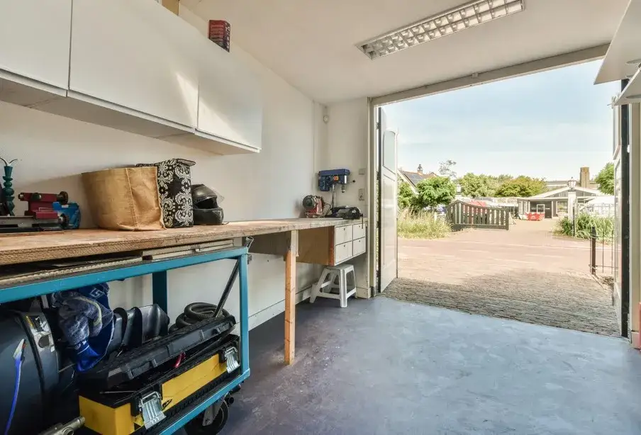 Zdjęcie Jaki cement na posadzkę w garażu, aby uniknąć kosztownych napraw?