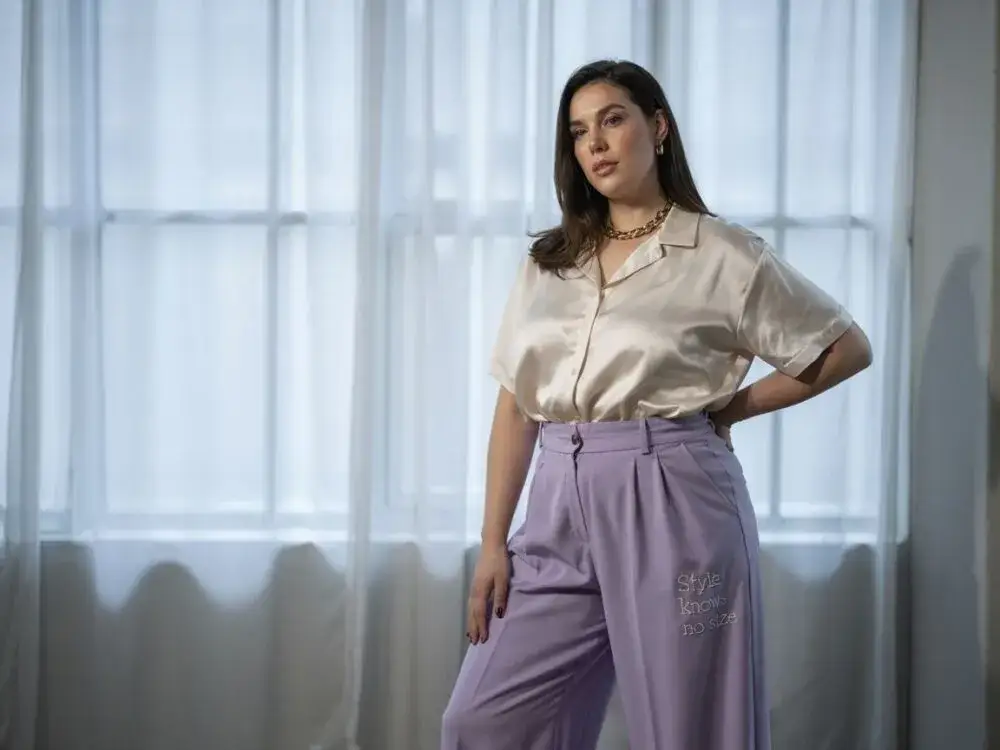 Zdjęcie Jakie spodnie dla puszystych, które optycznie wysmuklają sylwetkę?