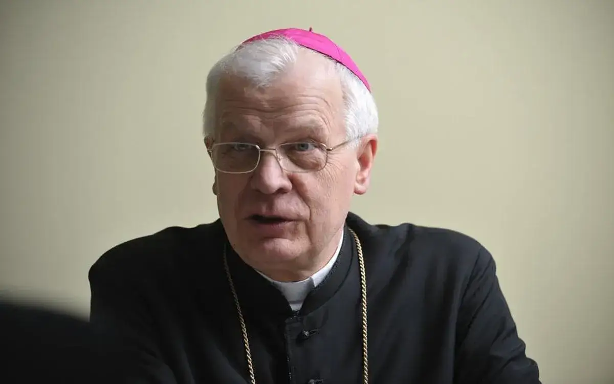 Zdjęcie Czy żyje biskup Michalik? Aktualne informacje o jego zdrowiu i życiu