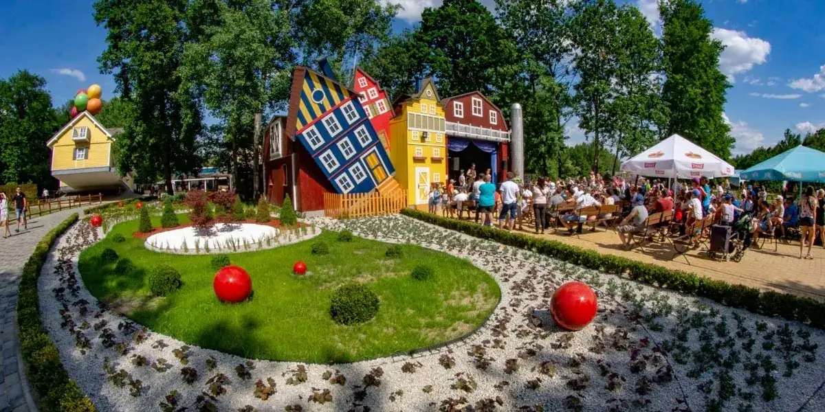 Zdjęcie Najlepsze miejsca na spacer z dzieckiem w Warszawie – bezpieczne i atrakcyjne propozycje