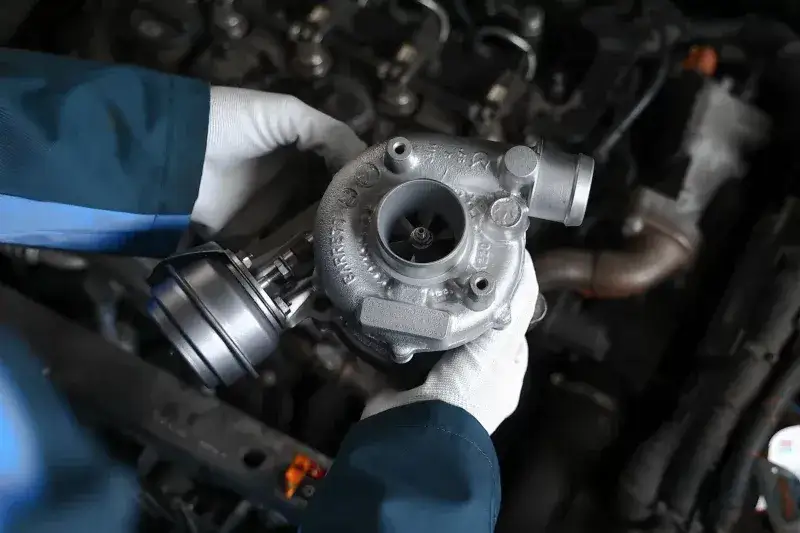 Zdjęcie Jak zamontować turbosprężarkę - uniknij najczęstszych błędów i problemów