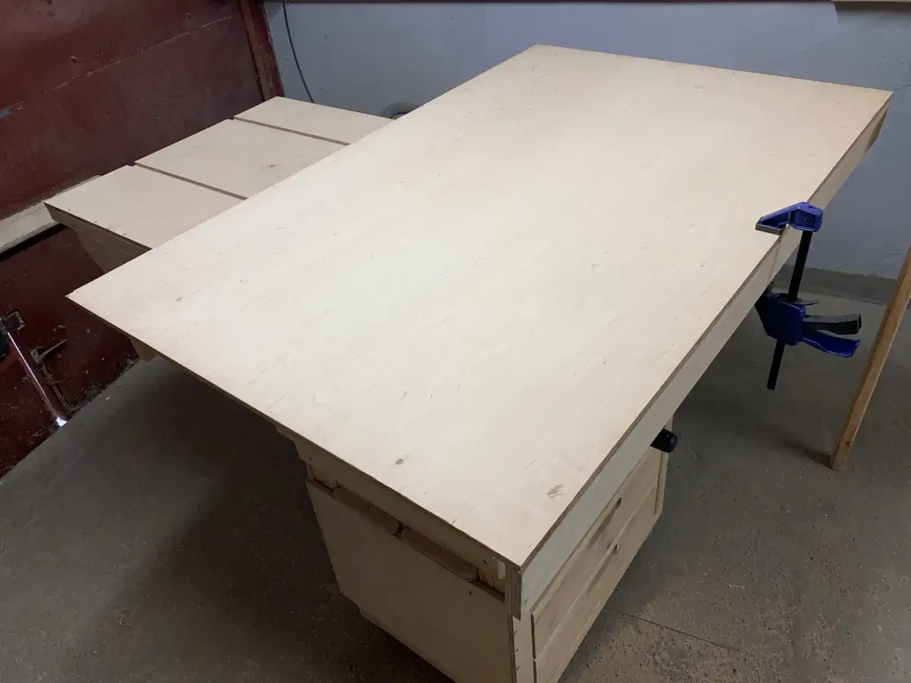 Zdjęcie Z czego blat do piły stołowej? Najlepsze materiały i porady