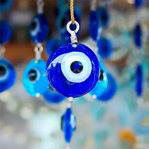 Zdjęcie Naszyjnik oko proroka znaczenie: odkryj jego tajemnice i moc ochronną