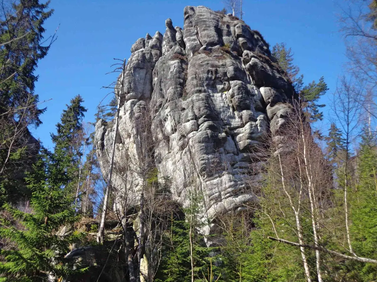 Zdjęcie  Białe skały i widoki na góry Stołowe w Narożniku | niesamowite zdjęcia i opis
