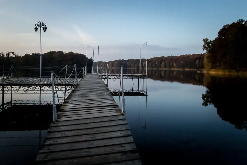 Zdjęcie Jezioro Jankowskie - malowniczy raj dla miłośników wypoczynku na plaży