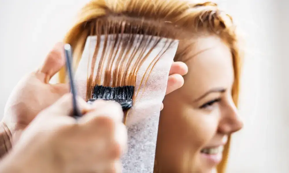 Zdjęcie Farbowanie włosów co 3 miesiące: dlaczego to najlepszy wybór dla zdrowia włosów