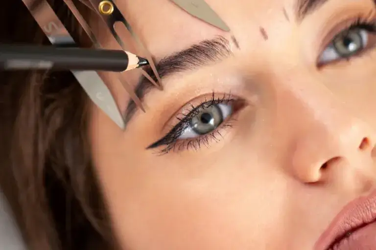 Zdjęcie Czym się różni henna pudrowa od zwykłej? Odkryj kluczowe różnice