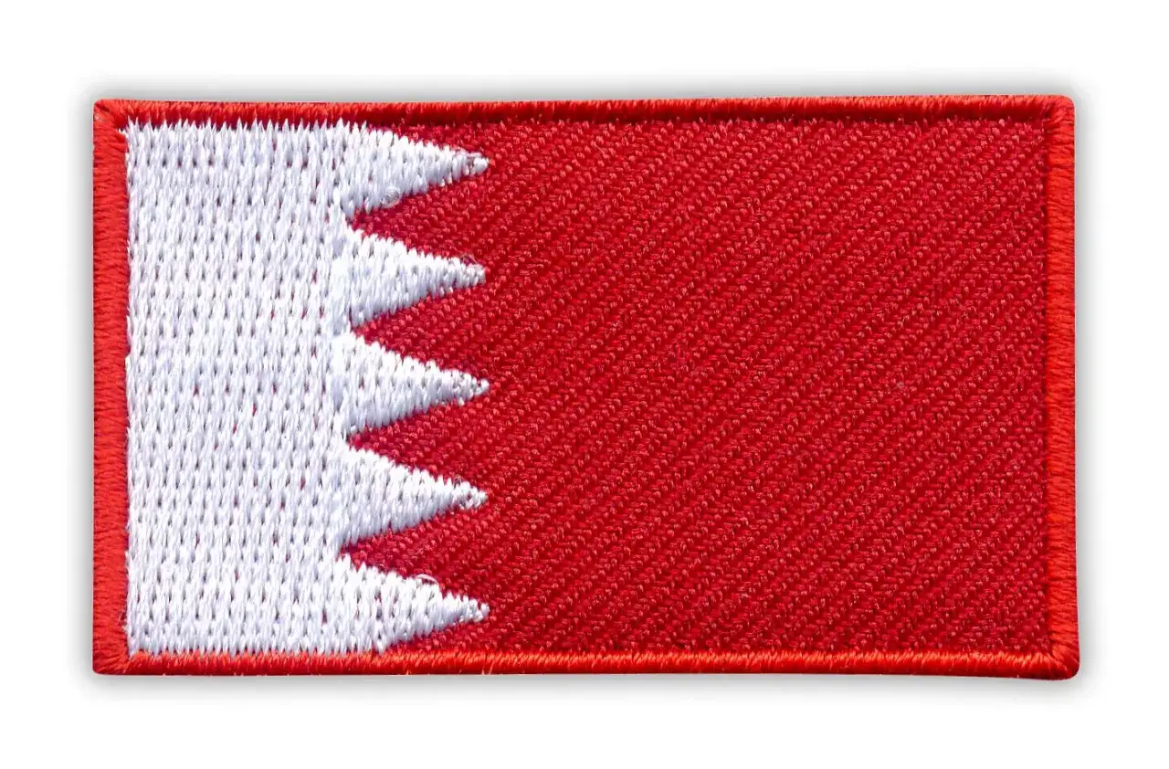 Zdjęcie Jak wygląda flaga Bahrajnu? Odkryj jej symbolikę i historię